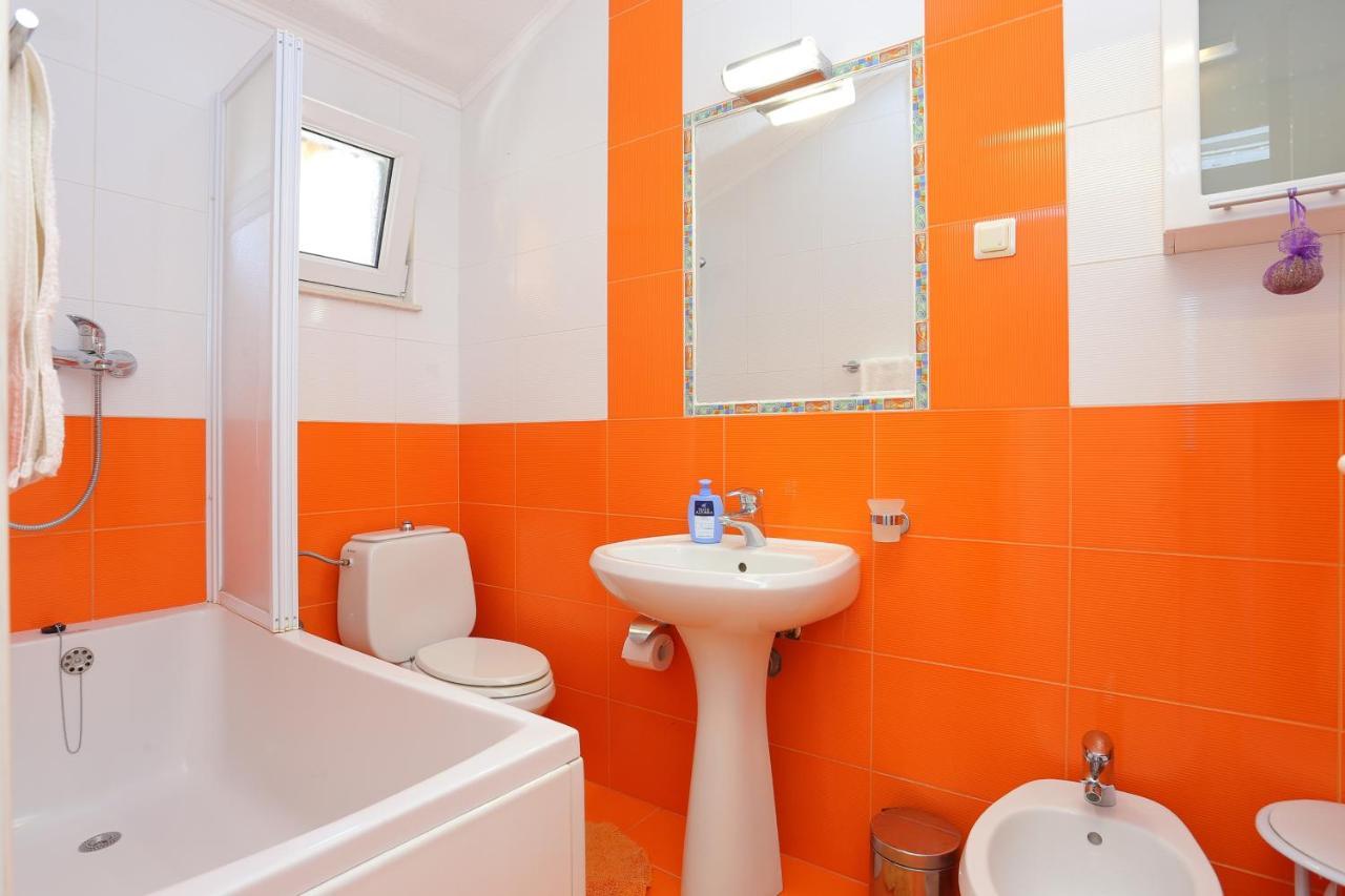 Apartments By The Sea Okrug Donji, Ciovo - 12502 Okrug Gornji Luaran gambar