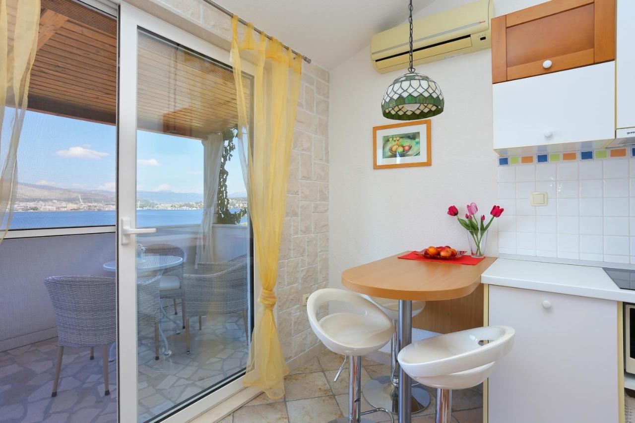 Apartments By The Sea Okrug Donji, Ciovo - 12502 Okrug Gornji Luaran gambar