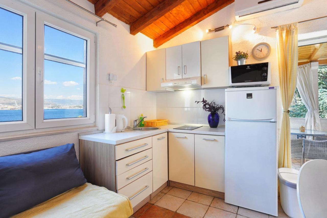 Apartments By The Sea Okrug Donji, Ciovo - 12502 Okrug Gornji Luaran gambar