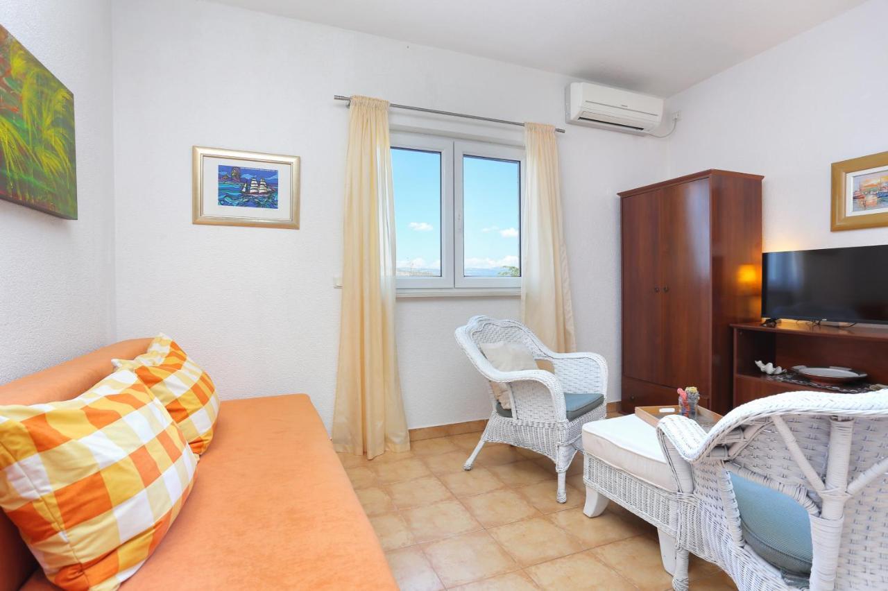 Apartments By The Sea Okrug Donji, Ciovo - 12502 Okrug Gornji Luaran gambar